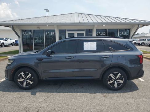 Used 2023 Kia Sorento S FWD image 2