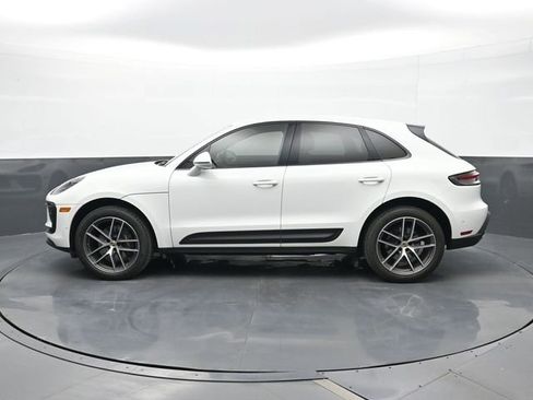 Certified 2023 Porsche Macan AWD/4WD image 2