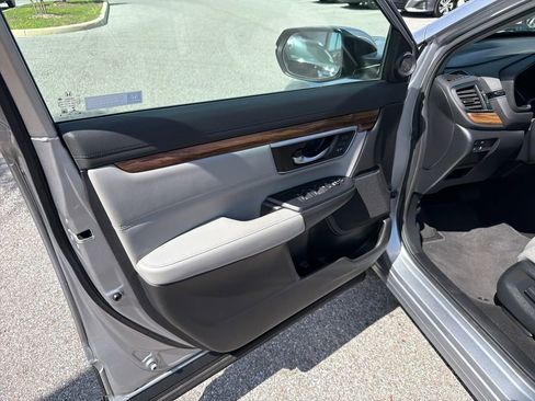 Used 2019 Honda CR-V Touring image 14