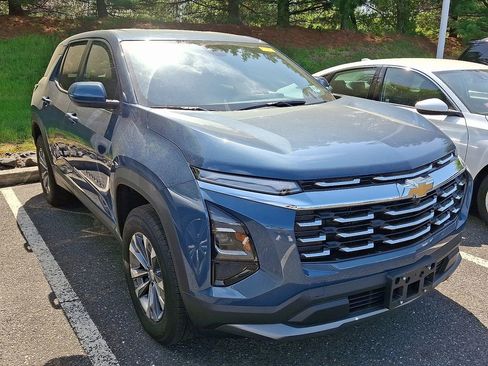 Certified 2025 Chevrolet Equinox LT image 3