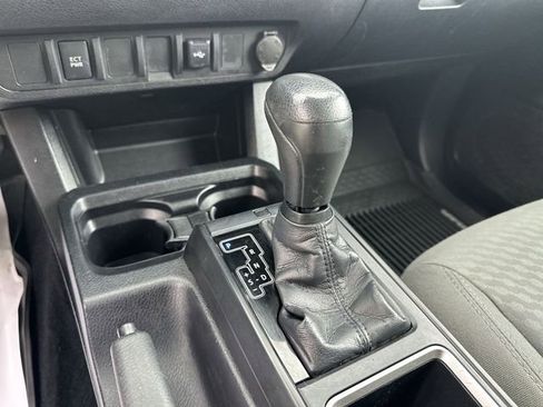 Used 2020 Toyota Tacoma SR AWD/4WD image 24