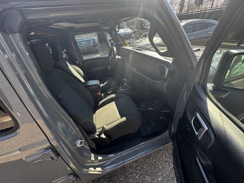 Used 2019 Jeep Wrangler Unlimited Sport S AWD/4WD image 17