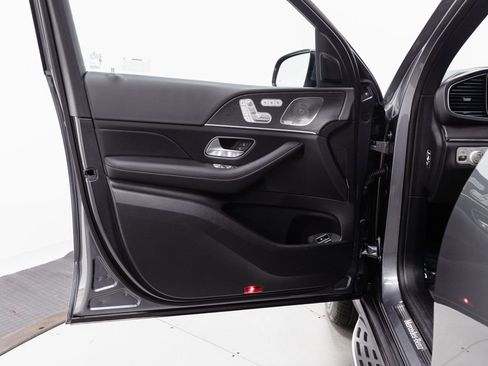 Used 2025 Mercedes-Benz GLE 450e 4MATIC w/ AMG Line Exterior image 5