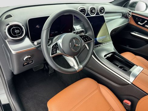 Certified 2026 Mercedes-Benz GLC 300 image 9