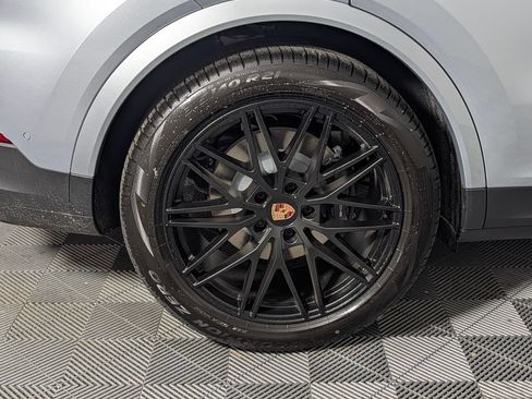New 2026 Porsche Cayenne Coupe AWD/4WD image 13