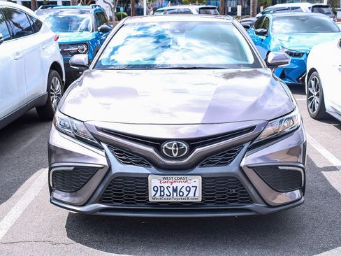 Used 2022 Toyota Camry SE w/ Convenience Package FWD image 2