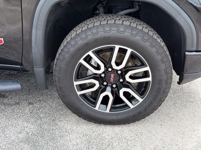 Used 2022 GMC Sierra 1500 AT4 w/ AT4 Preferred Package AWD/4WD image 11
