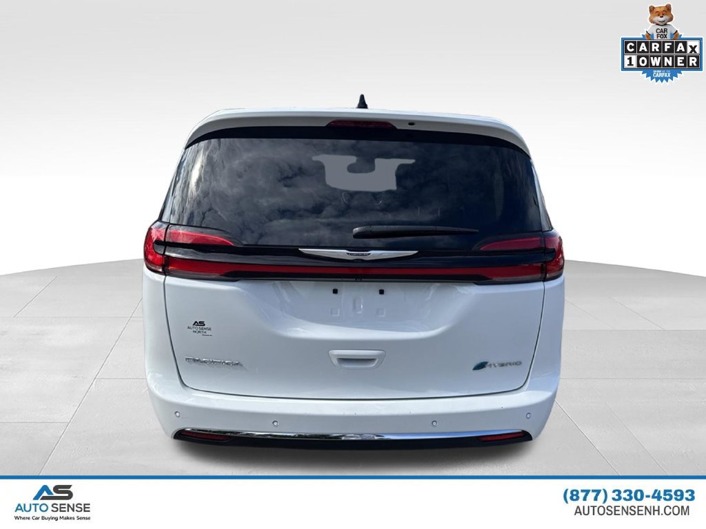 Used 2023 Chrysler Pacifica Touring-L FWD image 4