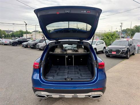 Used 2026 Mercedes-Benz GLC 300 4MATIC image 4