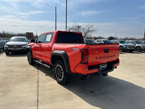 Used 2024 Toyota Tacoma TRD Sport w/ TRD Sport Upgrade Package image 7