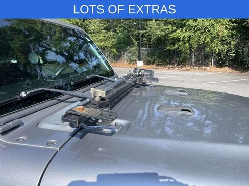 Used 2018 Jeep Wrangler Sport AWD/4WD image 9