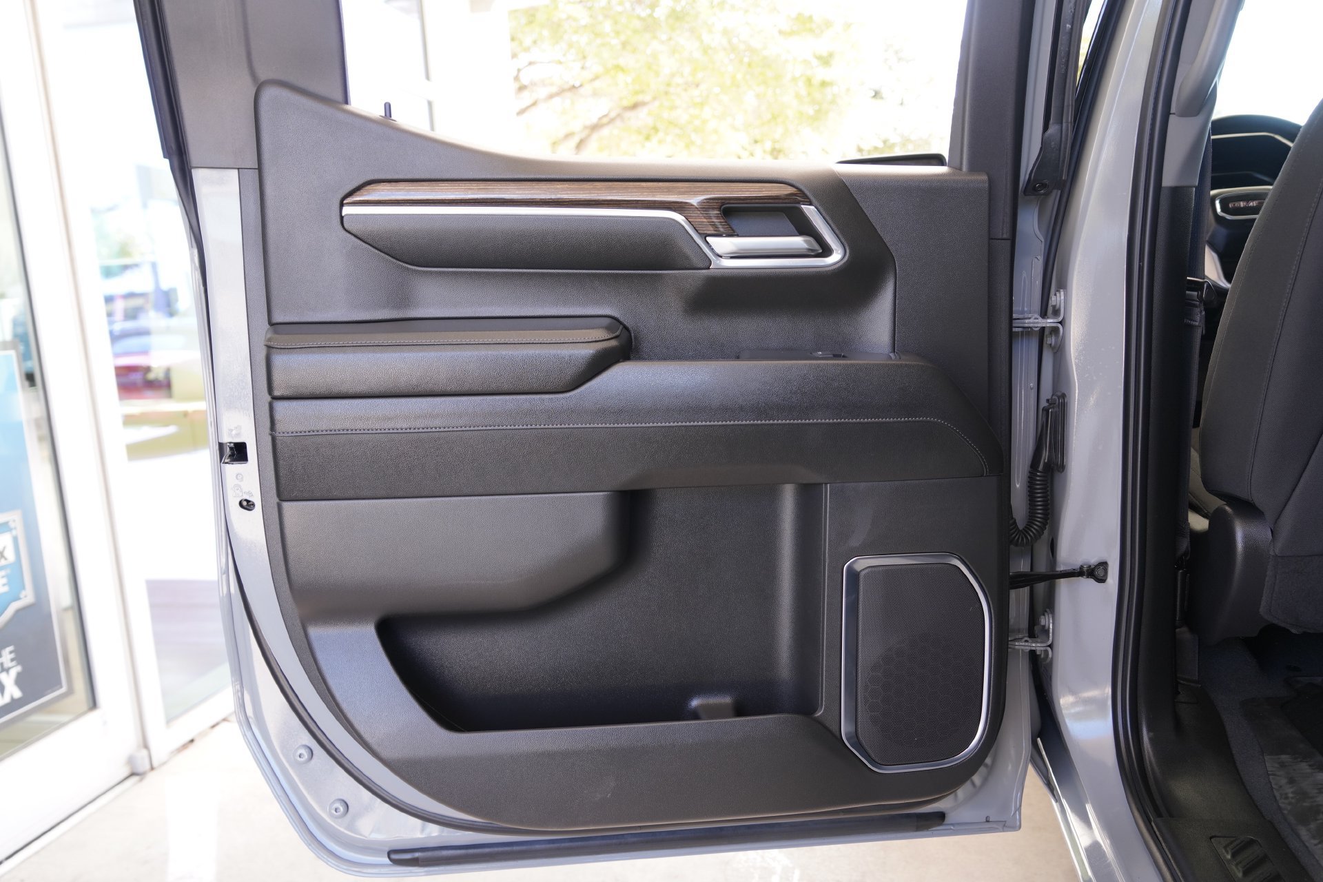 Used 2024 GMC Sierra 1500 Elevation AWD/4WD image 32