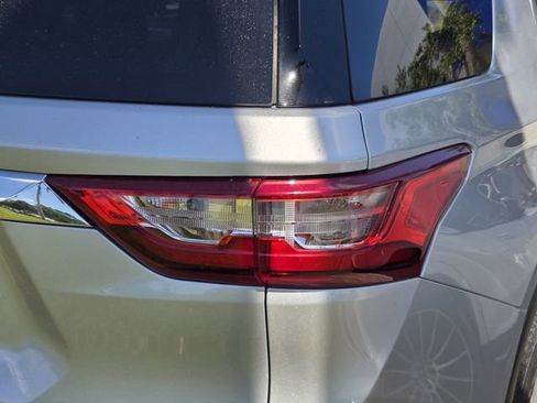 Used 2019 Chevrolet Traverse LT image 9