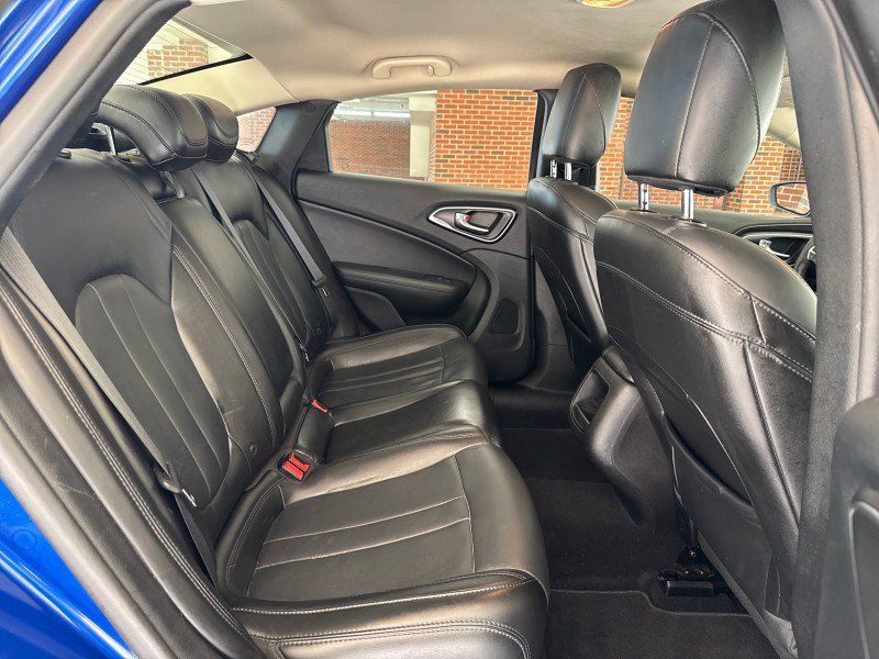 Used 2017 Chrysler 200 Limited Platinum FWD image 27