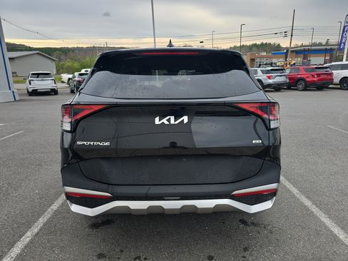 Used 2023 Kia Sportage LX AWD/4WD image 4