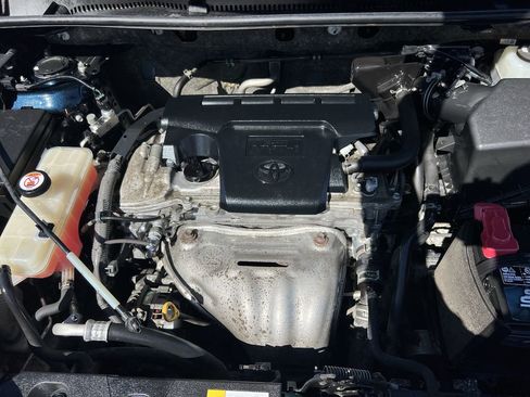 Used 2018 Toyota RAV4 XLE AWD/4WD image 35