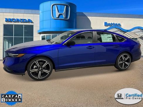 Used 2025 Honda Accord Sport image 2