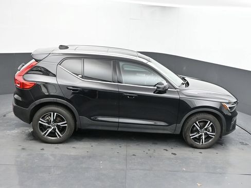 Used 2025 Volvo XC40 B5 Core AWD/4WD image 22