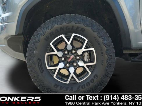 Used 2024 GMC Canyon AT4X image 24