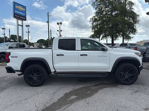 Used 2024 Chevrolet Colorado Trail Boss w/ Advanced Trailering Package AWD/4WD image 4