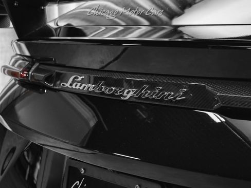 Used 2020 Lamborghini Urus image 43