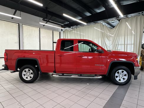Used 2018 GMC Sierra 1500 SLE w/ SLE Value Package AWD/4WD image 3