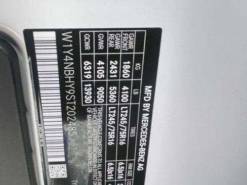 Used 2025 Mercedes-Benz Sprinter 2500 image 35