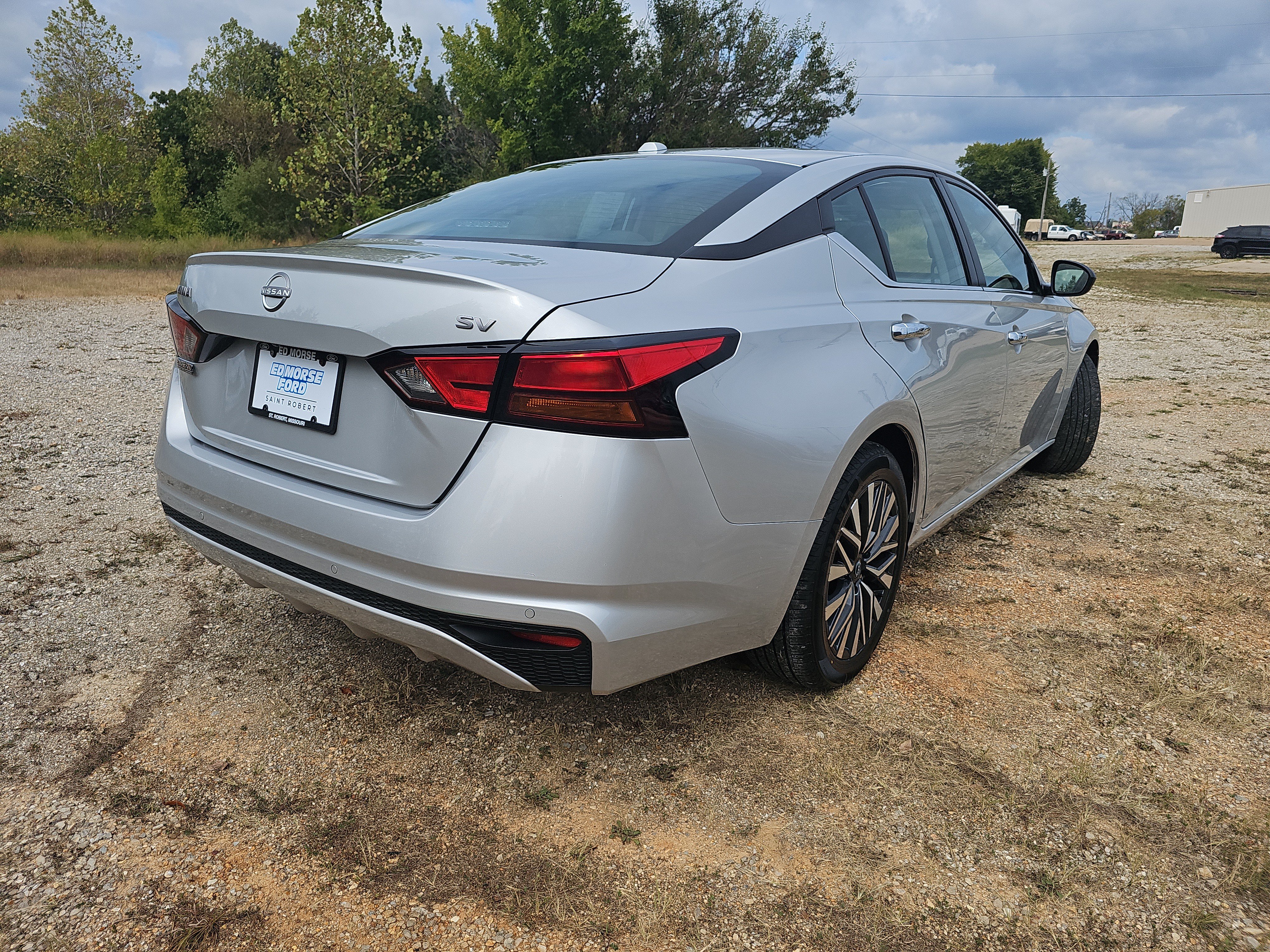 Used 2024 Nissan Altima 2.5 SV FWD image 4
