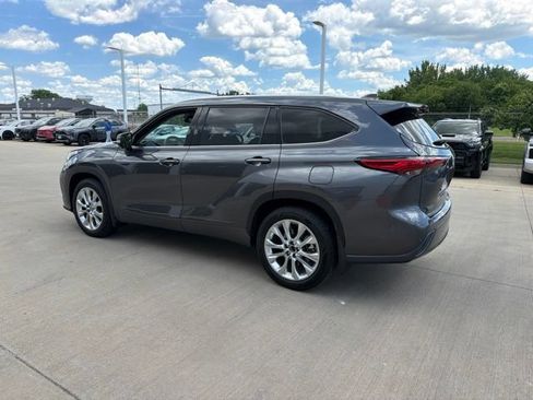 Used 2023 Toyota Highlander Limited AWD/4WD image 5