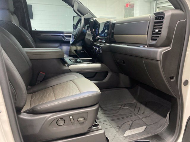 Used 2026 Chevrolet Silverado 2500 ZR2 AWD/4WD image 14