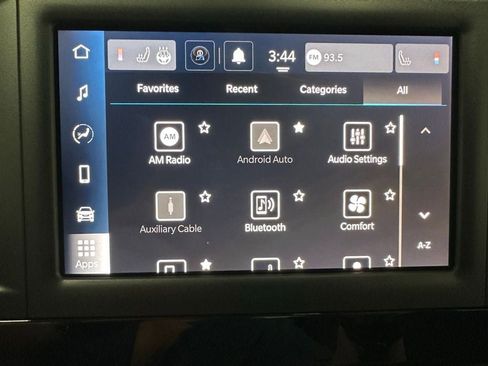 Used 2023 Chrysler Voyager LX image 35