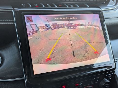 Used 2023 Jeep Grand Cherokee Limited w/ Black Appearance Package image 21