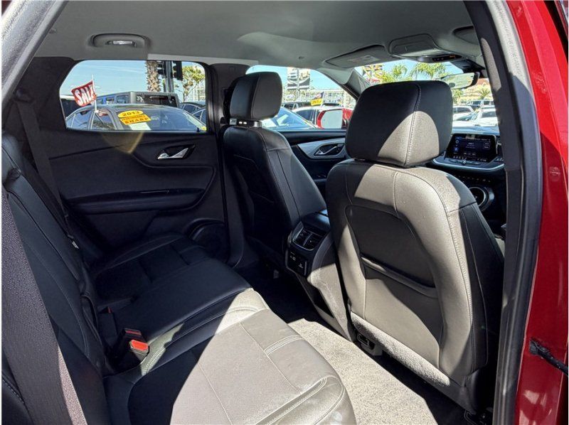 Used 2019 Chevrolet Blazer LT w/ Sound & Technology Package FWD image 29