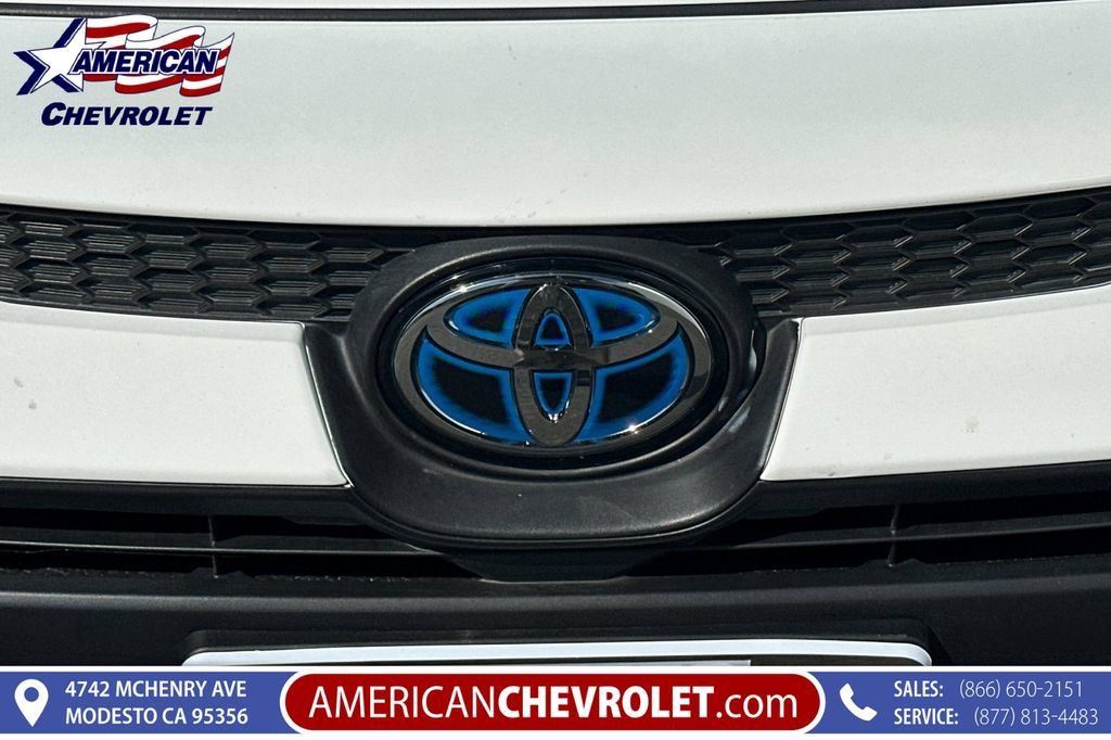 Used 2025 Toyota Corolla LE FWD image 37