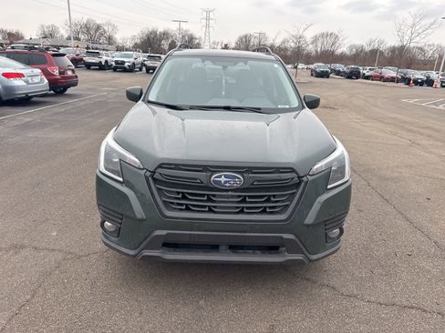 Used 2023 Subaru Forester Premium image 14
