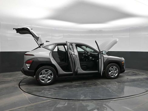 New 2026 Hyundai Kona SE image 40