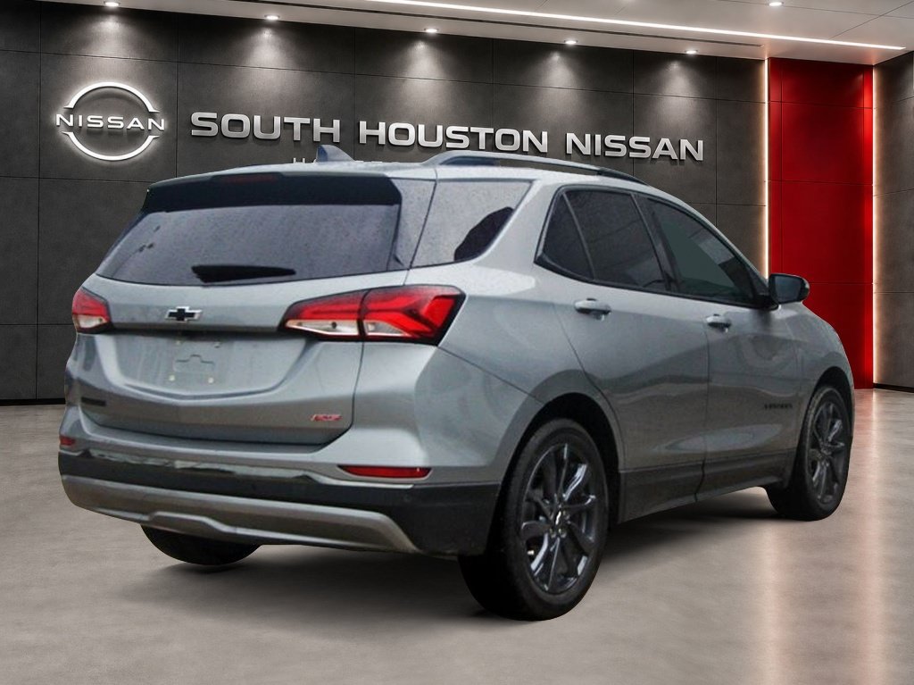 Used 2023 Chevrolet Equinox RS w/ RS Leather Package FWD image 4