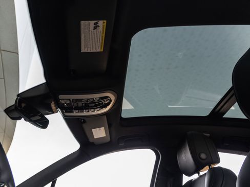 New 2026 Porsche Macan image 27