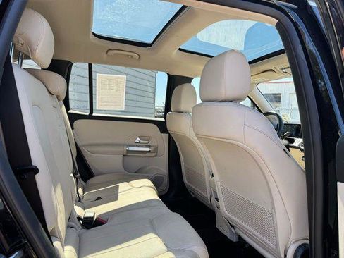 Certified 2022 Mercedes-Benz GLB 250 image 25
