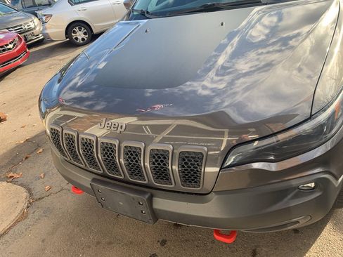 Used 2020 Jeep Cherokee Trailhawk AWD/4WD image 8