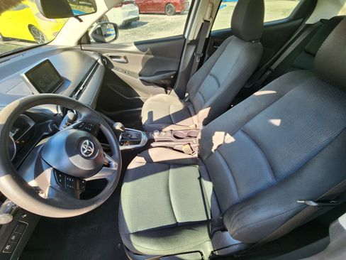 Used 2017 Toyota Yaris iA image 16