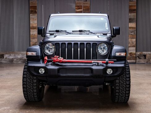 Used 2019 Jeep Wrangler Sport image 2