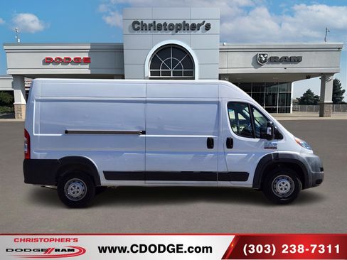 Used 2017 RAM ProMaster 2500 w/ Premium Appearance Group FWD image 2