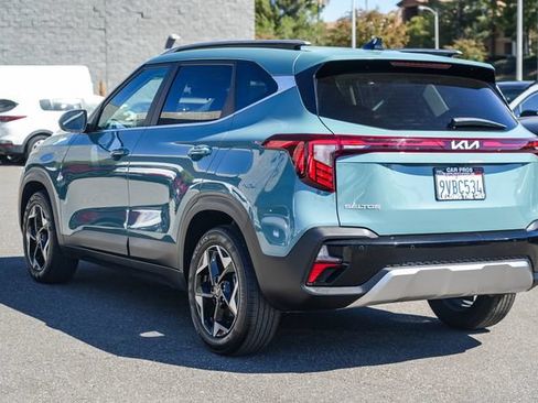 Certified 2025 Kia Seltos EX FWD image 7