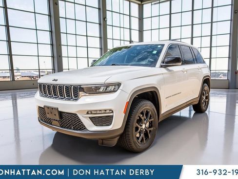 Used 2022 Jeep Grand Cherokee Limited AWD/4WD image 32