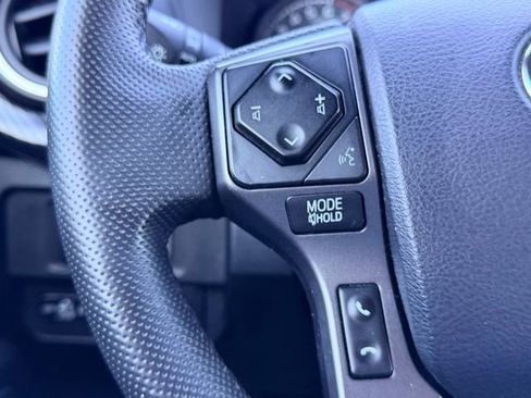 Used 2018 Toyota Tacoma TRD Sport image 23