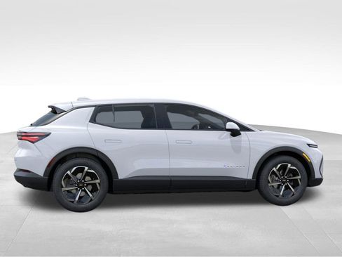 New 2026 Chevrolet Equinox EV LT image 6