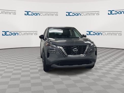 Used 2023 Nissan Rogue S image 3