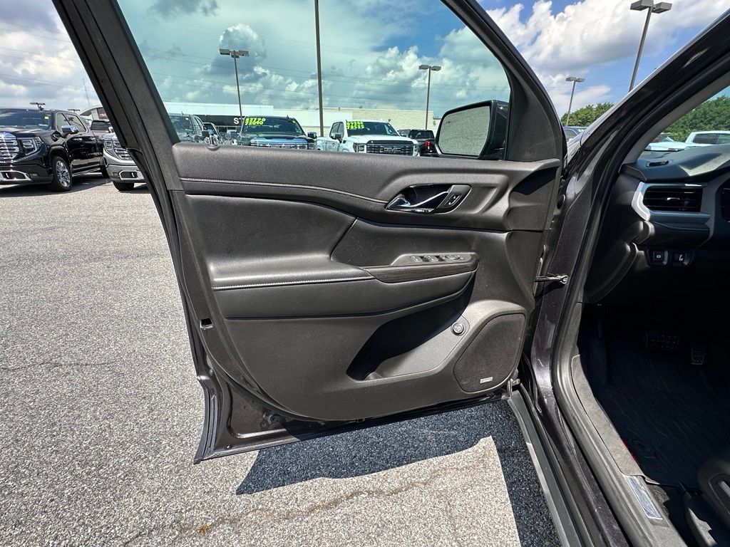 Certified 2019 GMC Acadia SLT w/ LPO, Floor Liner Package AWD/4WD image 22