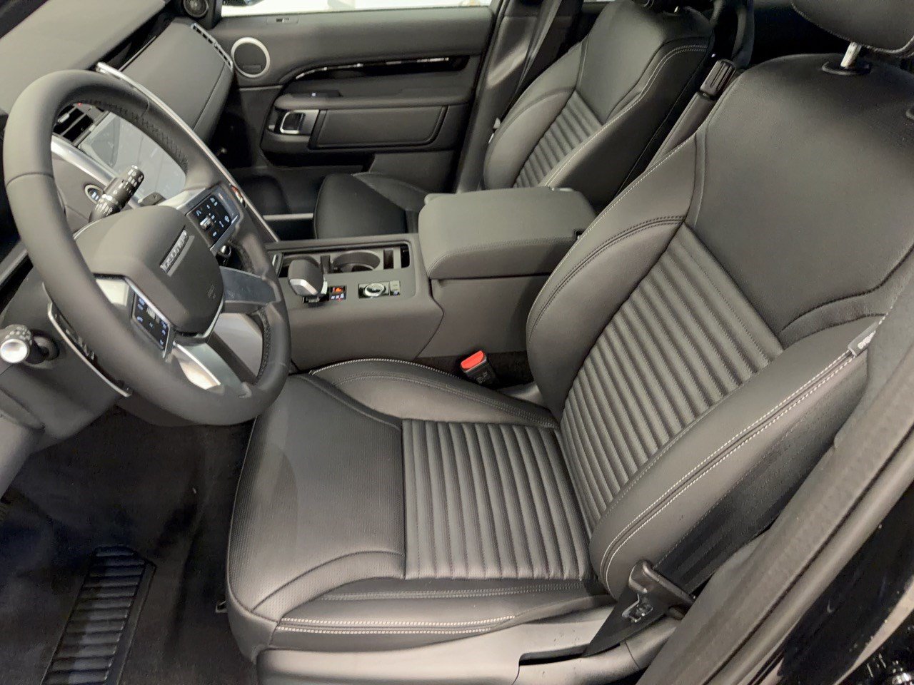 New 2026 Land Rover Discovery S AWD/4WD image 5